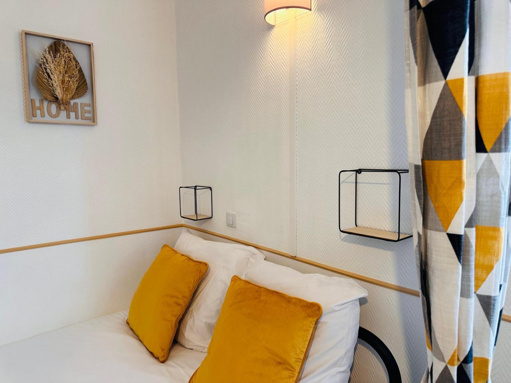 Orleans Centre Proche Gare - Appartement Fonctionnel Residence Calme Parking Prive Gratuit - Le Central Elegance Buitenkant foto