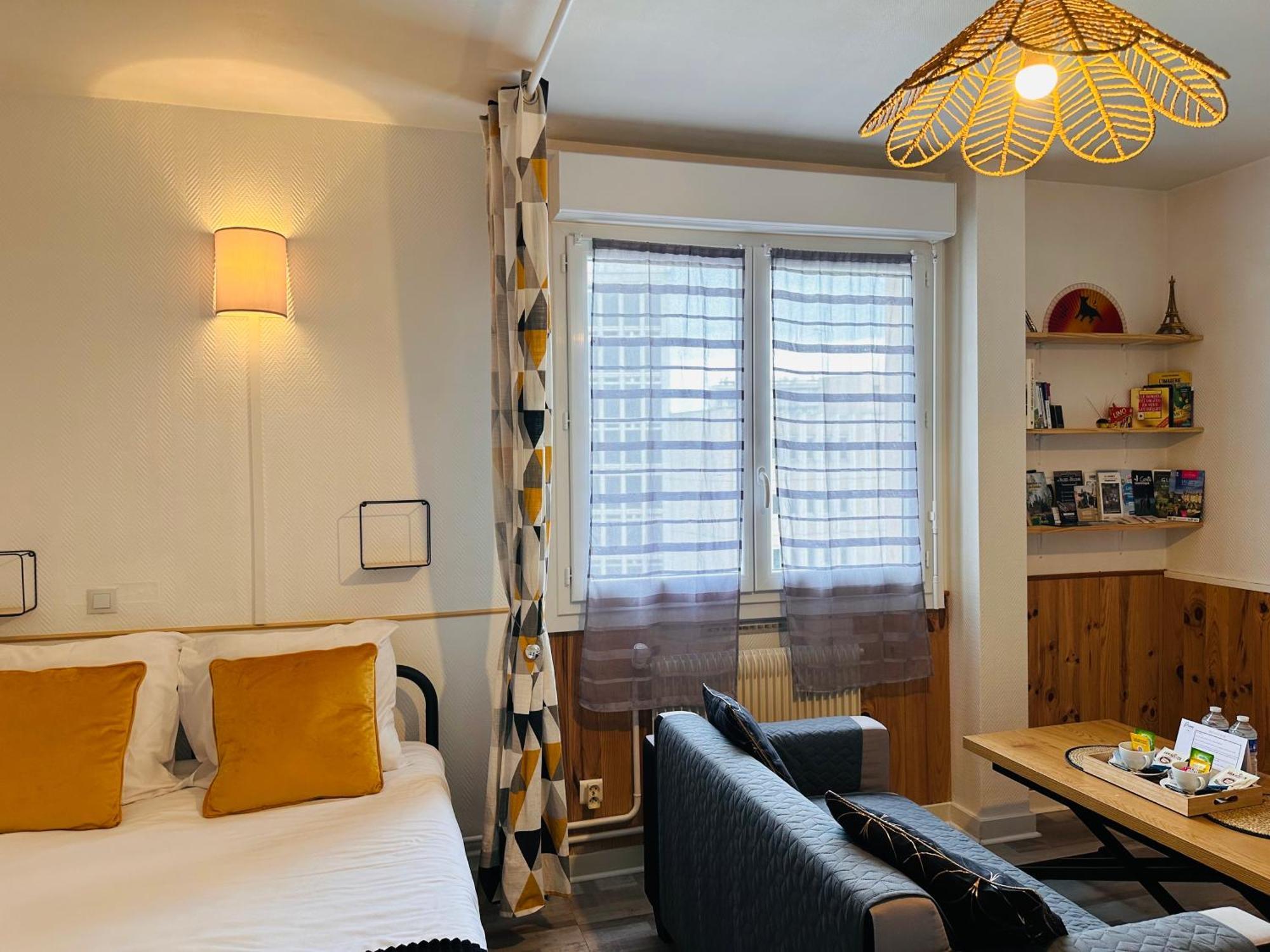 Orleans Centre Proche Gare - Appartement Fonctionnel Residence Calme Parking Prive Gratuit - Le Central Elegance Buitenkant foto
